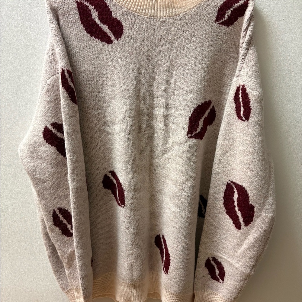 Kiss Patterned Beige Sweater